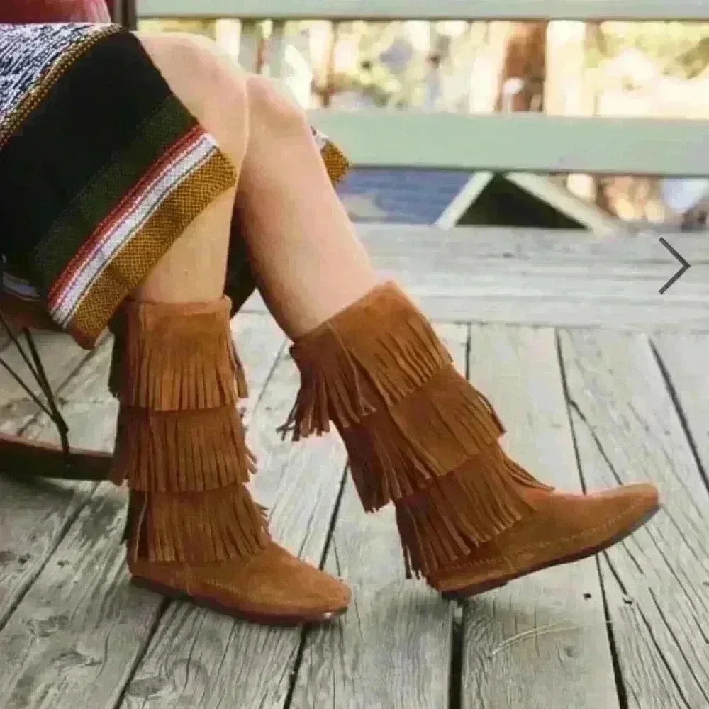 EUC Minnetonka 3-Layer Fringe boots